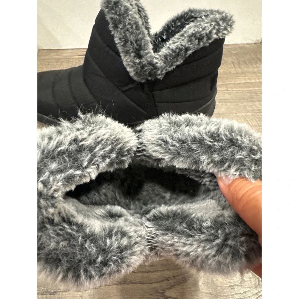 Minnetonka Black Quilted Puffer Ankle Boots Faux Fur Lined Winter Shoes